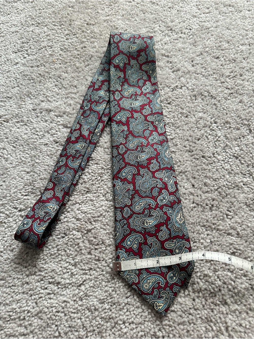 Men's Silk Burgundy Paisley Silk Tie - Classic Formal Accessory
